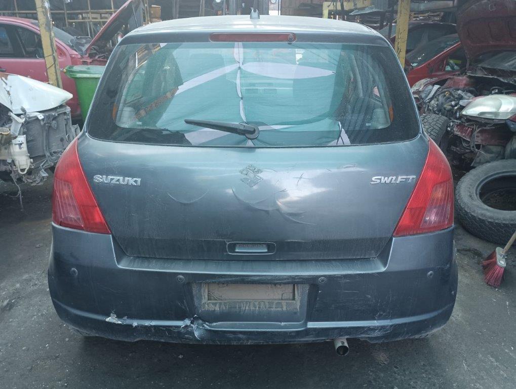  Suzuki SWIFT 2006    EN DESARME